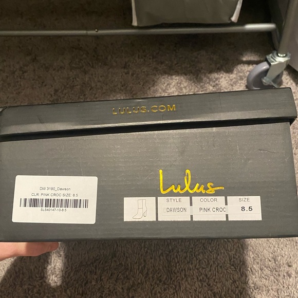 NWT Baby Pink Boots - Picture 6 of 8